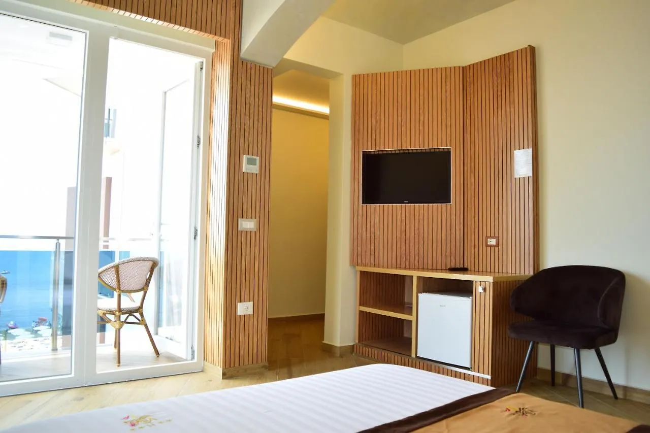 Vila One Beach Hotel Durres Albania