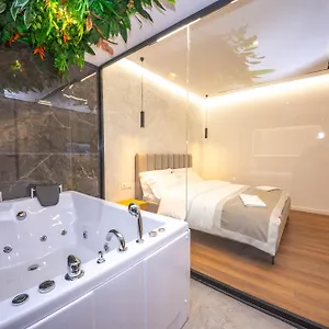 https://riviera.hotels-in-tirana.com