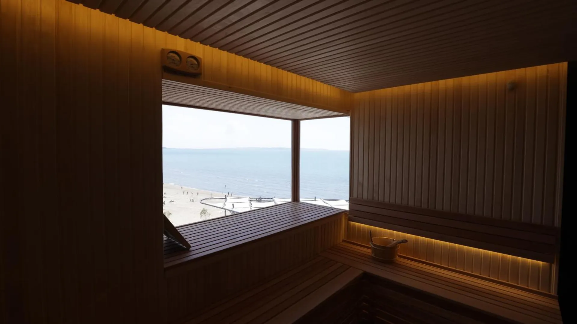 Vila One Beach Hotel Durrës 4*,