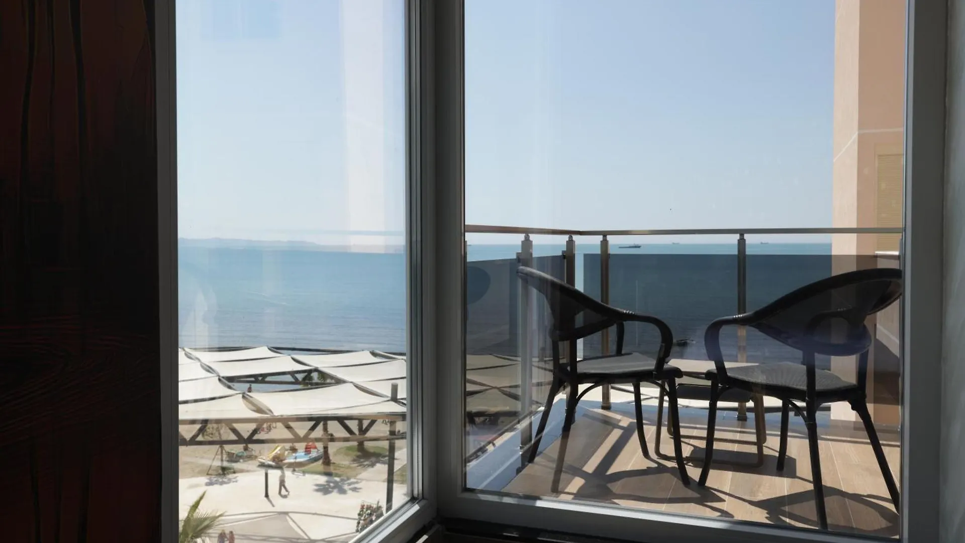 Vila One Beach Hotel Durrës 4*,  Albánie